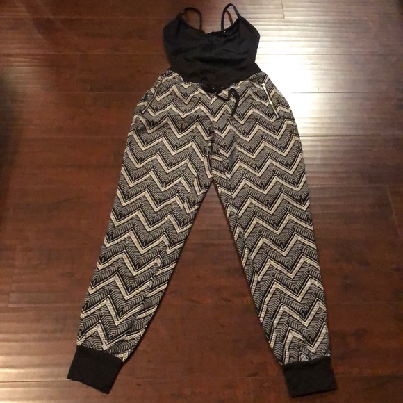🔵🎉HostPick🎉Rue 21 Aztec Joggers - Picture 5 of 6